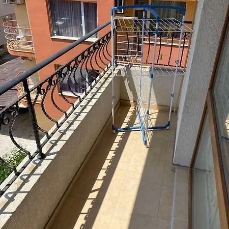алина стамополу Apartment Primorsko